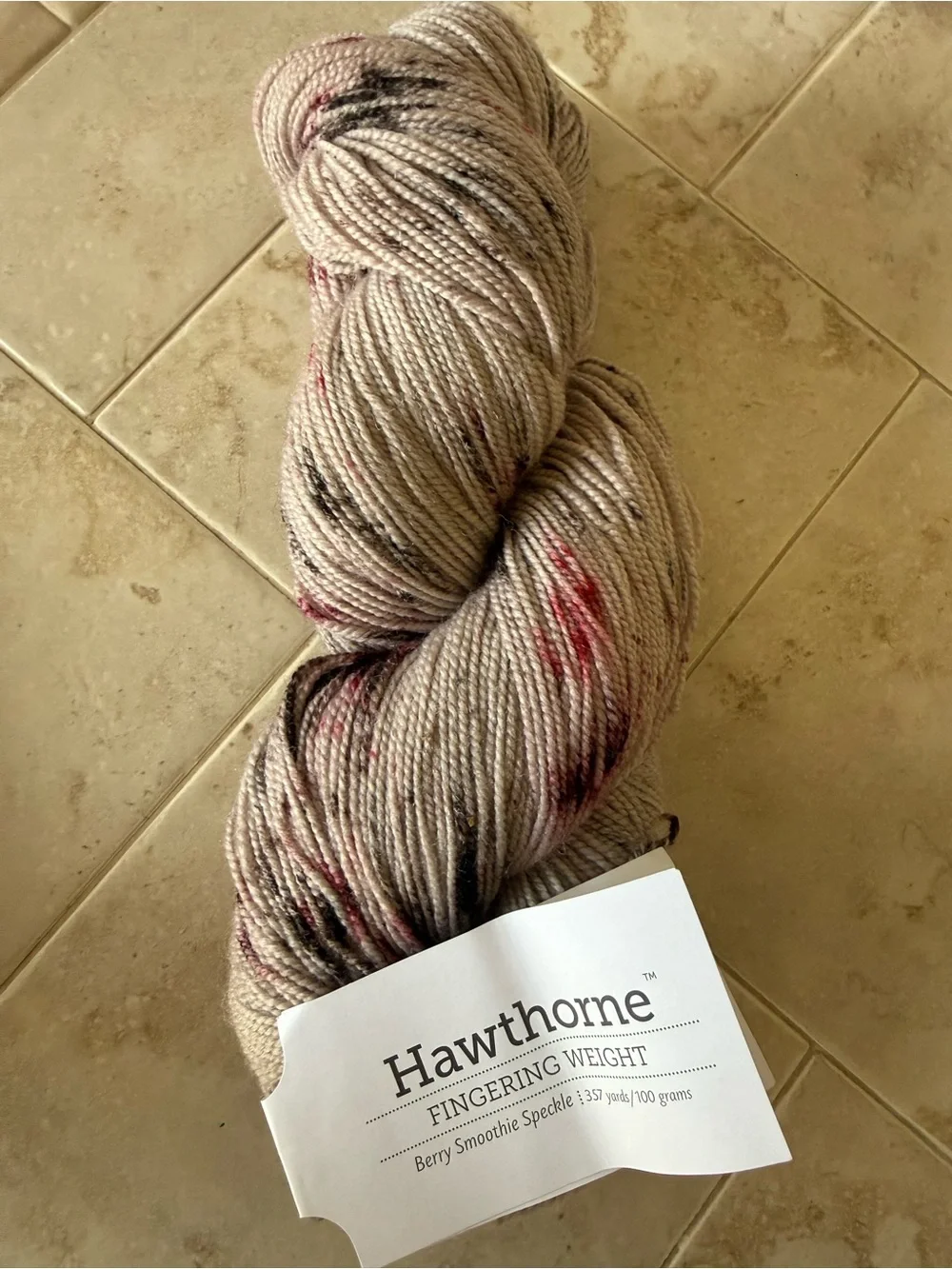 Hawthorne Hand-Dyed Wool Yarn - Cream with Pink Speckles - Berry Smoothie Specle